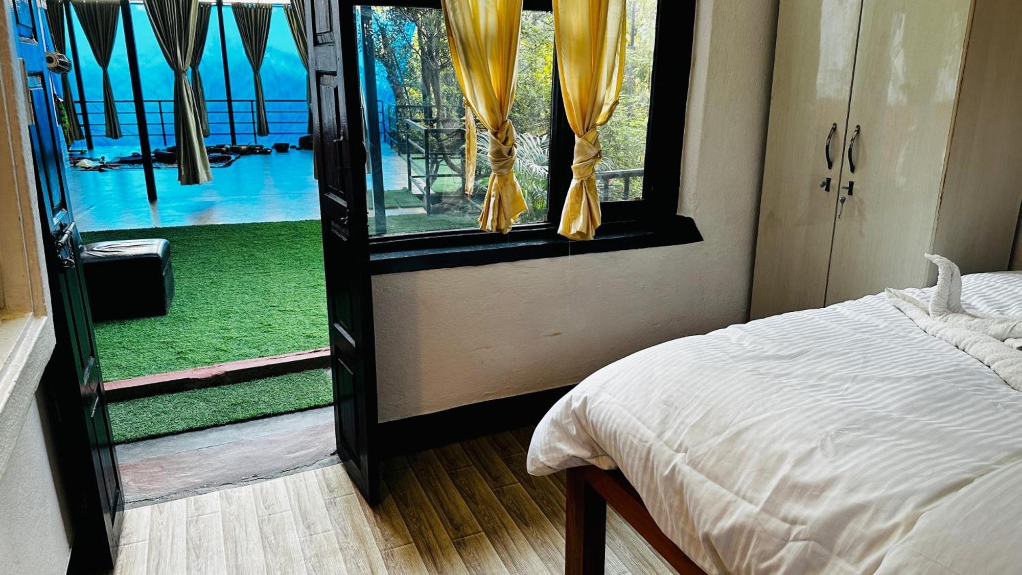 Institute Of Natural Medicine , Yoga & Therapy Home Kathmandu Exterior foto