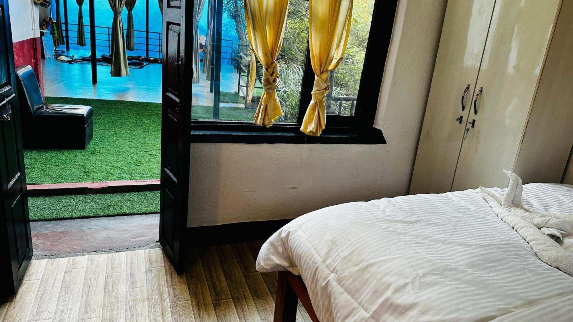 Institute Of Natural Medicine , Yoga & Therapy Home Kathmandu Exterior foto