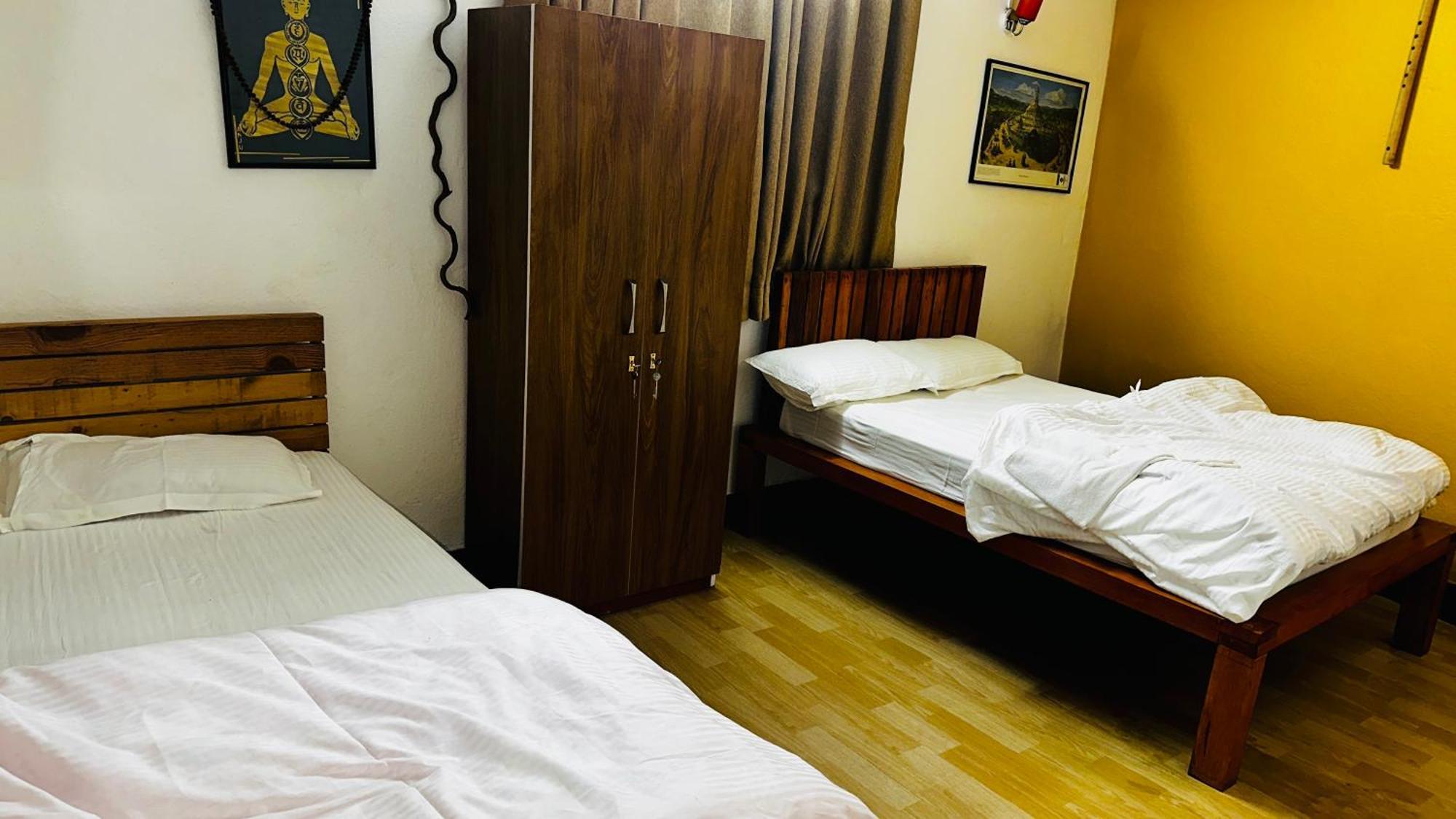 Institute Of Natural Medicine , Yoga & Therapy Home Kathmandu Exterior foto